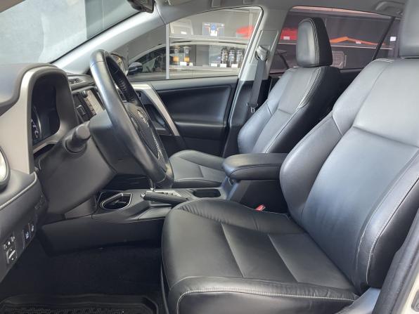 Toyota RAV4 IV (XA40) Рестайлинг с пробегом 2017 года, цена 2 735 000 рублей, 75000 км, внедорожник, Автокод Объявления