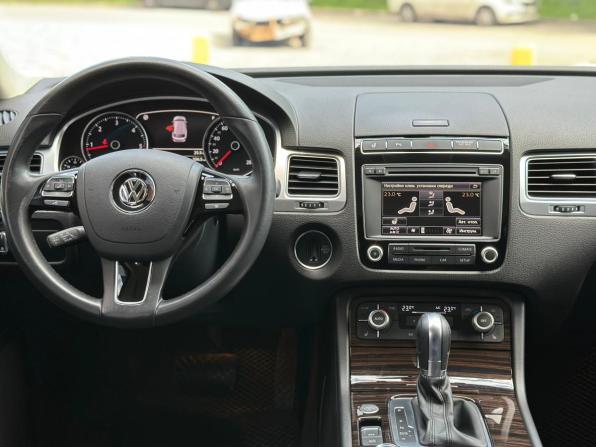Volkswagen Touareg II Рестайлинг с пробегом 2015 года, цена 3 100 000 рублей, 101000 км, внедорожник, Автокод Объявления