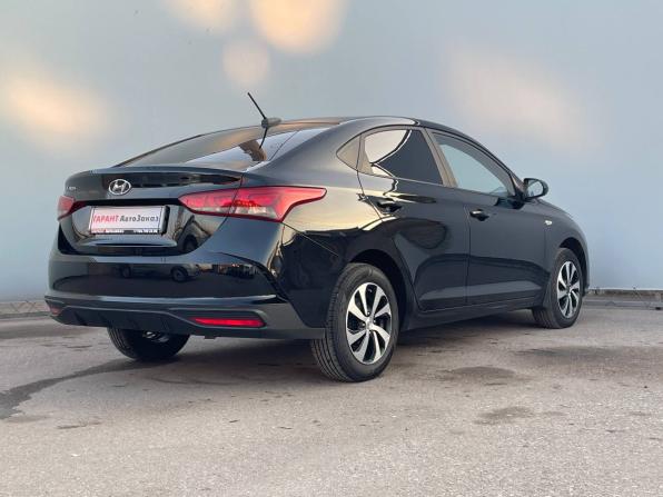 Hyundai Solaris II Рестайлинг с пробегом 2021 года, цена 1 450 000 рублей, 155479 км, седан, Автокод Объявления