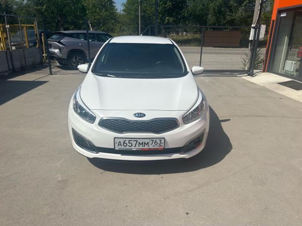 Kia Ceed II Рестайлинг с пробегом 2018 года, цена 1 389 900 рублей, 80000 км, хэтчбек, Автокод Объявления