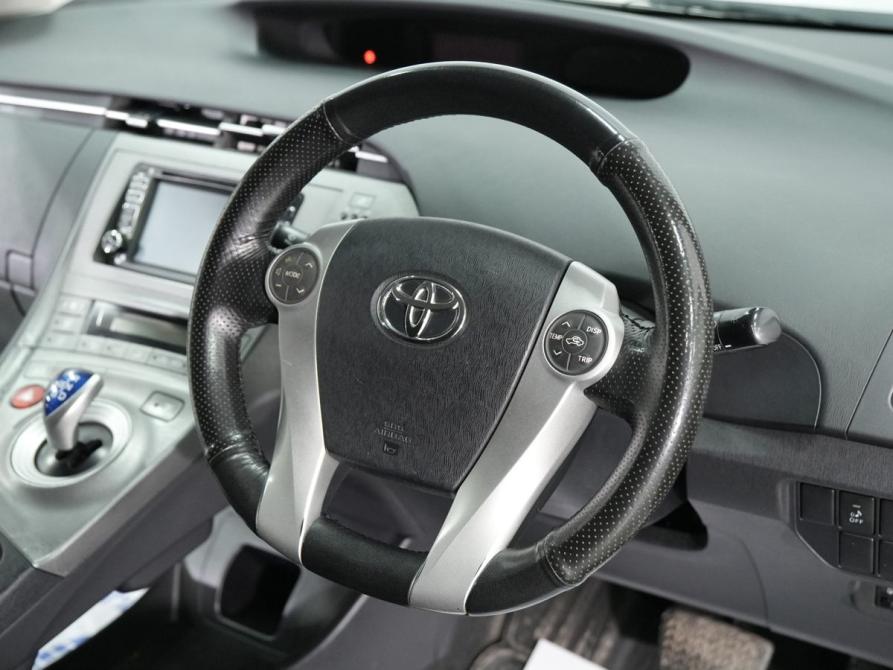Toyota Prius III Рестайлинг (XW30) Новосибирск  - изображение 13