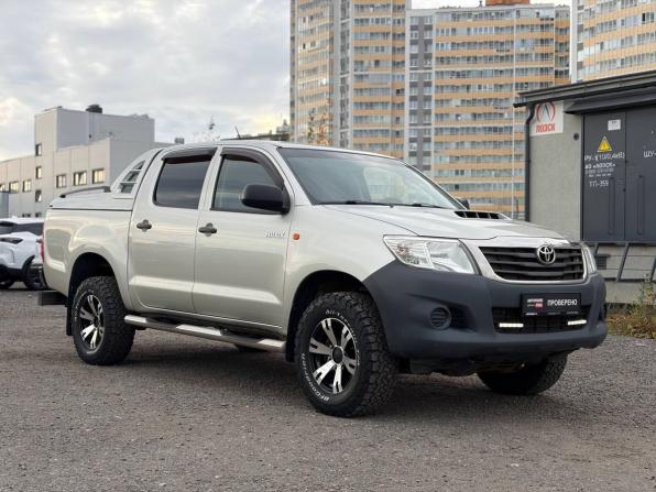 Toyota Hilux VII Рестайлинг с пробегом 2012 года, цена 1 985 000 рублей, 239549 км, offers.body_type.unknown, Автокод Объявления