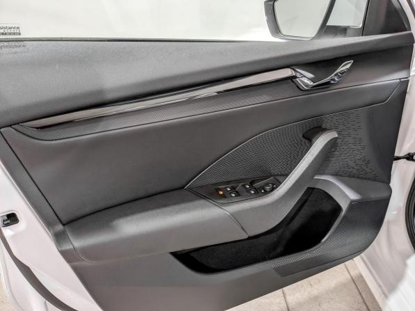 Skoda Octavia IV (A8) с пробегом 2021 года, цена 2 035 000 рублей, 80408 км, лифтбек, Автокод Объявления