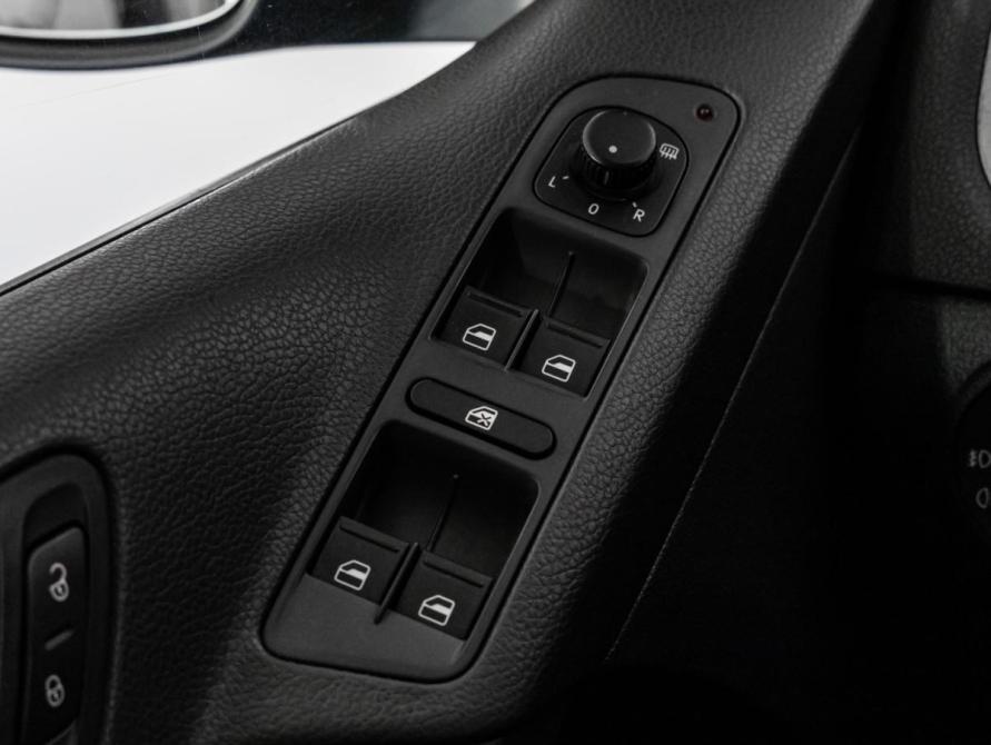 Volkswagen Tiguan I Рестайлинг Санкт-Петербург  - изображение 17