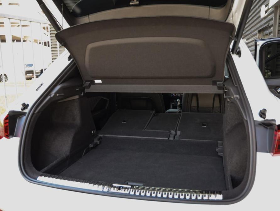 Audi Q3 II (F3) Санкт-Петербург  - изображение 35