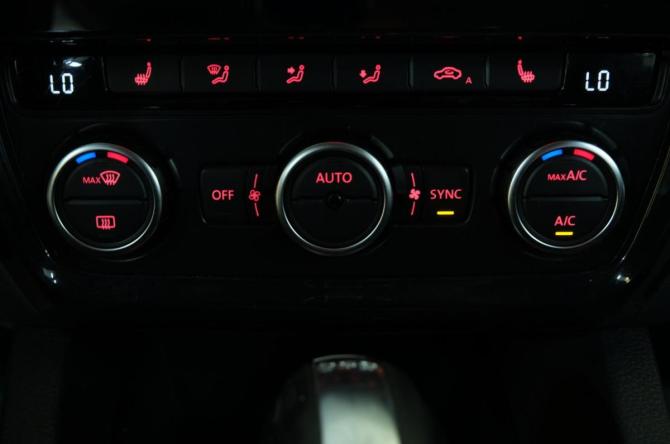 Volkswagen Jetta VI с пробегом 2013 года, цена 899 000 рублей, 260000 км, седан, Автокод Объявления