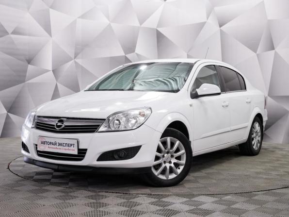 Opel Astra H Рестайлинг с пробегом 2013 года, цена 615 000 рублей, 214500 км, седан, Автокод Объявления