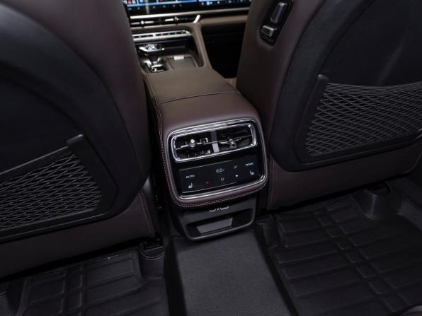 Geely Monjaro I Рестайлинг 2 с пробегом 2026 года, цена 4 135 000 рублей, 30 км, внедорожник, Автокод Объявления