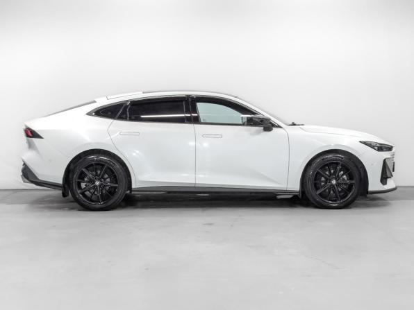 Changan UNI-V I с пробегом 2023 года, цена 2 150 000 рублей, 32676 км, лифтбек, Автокод Объявления
