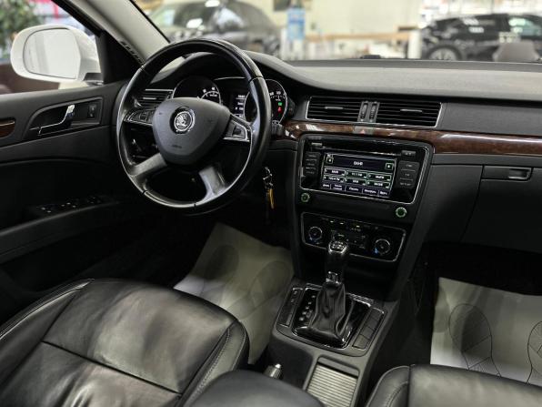Skoda Superb II Рестайлинг с пробегом 2013 года, цена 1 340 000 рублей, 176470 км, лифтбек, Автокод Объявления