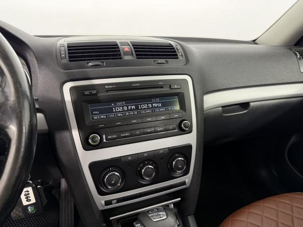 Skoda Octavia II (A5) Рестайлинг с пробегом 2012 года, цена 999 000 рублей, 179400 км, лифтбек, Автокод Объявления