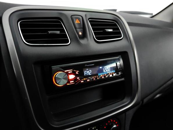 Renault Logan II с пробегом 2015 года, цена 499 000 рублей, 225379 км, седан, Автокод Объявления