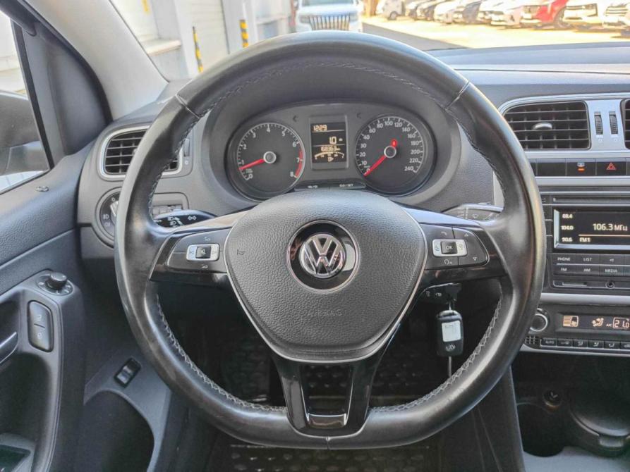 Volkswagen Polo V Рестайлинг Санкт-Петербург  - изображение 18
