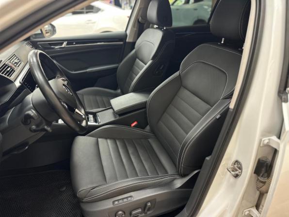 Skoda Superb III Рестайлинг с пробегом 2024 года, цена 3 620 000 рублей, 38400 км, лифтбек, Автокод Объявления
