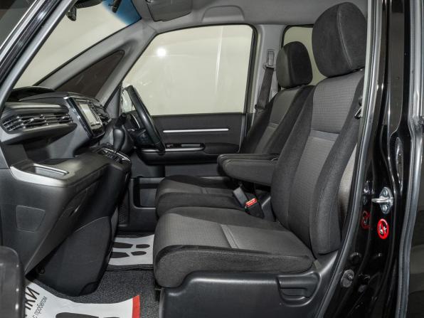 Honda Stepwgn V Рестайлинг с пробегом 2017 года, цена 2 230 000 рублей, 79007 км, минивэн, Автокод Объявления