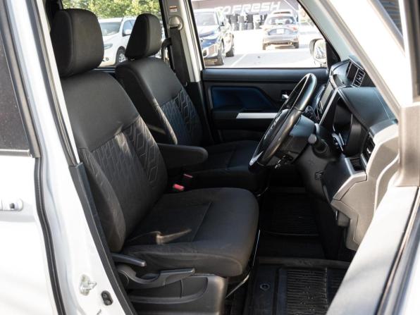 Toyota Roomy I с пробегом 2019 года, цена 1 265 000 рублей, 52076 км, микровэн, Автокод Объявления