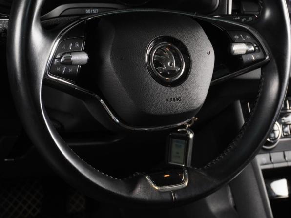 Skoda Karoq I с пробегом 2020 года, цена 2 475 000 рублей, 85852 км, внедорожник, Автокод Объявления