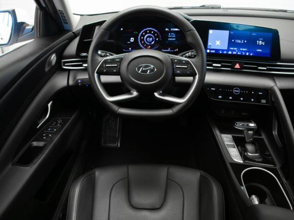 Hyundai Elantra VII (CN7) с пробегом 2022 года, цена 2 190 000 рублей, 55838 км, седан, Автокод Объявления