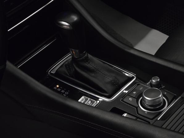Mazda 6 III (GJ) Рестайлинг 2 с пробегом 2019 года, цена 1 999 000 рублей, 159000 км, седан, Автокод Объявления