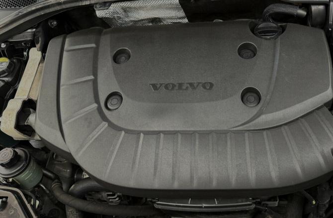 Volvo XC70 II Рестайлинг с пробегом 2015 года, цена 2 230 000 рублей, 179434 км, универсал, Автокод Объявления