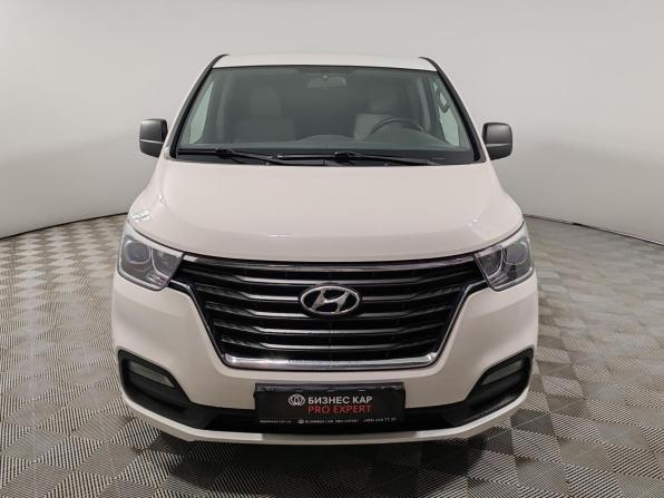 Hyundai H-1 II Рестайлинг 2 с пробегом 2021 года, цена 2 699 000 рублей, 171278 км, минивэн, Автокод Объявления
