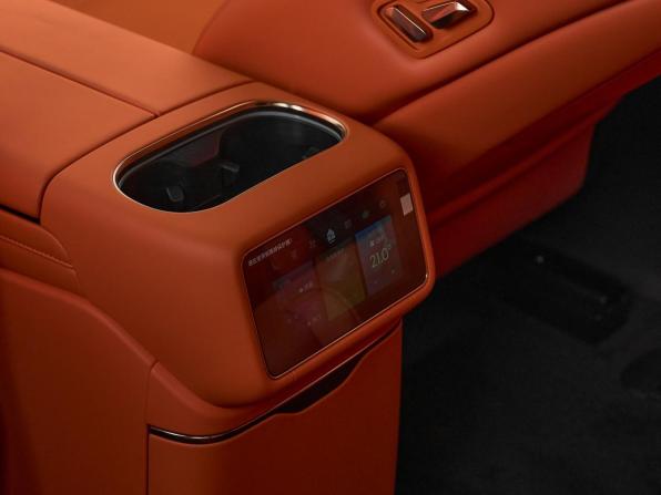 Lynk &amp; Co 900 с пробегом 2025 года, цена 7 815 000 рублей, 5 км, внедорожник, Автокод Объявления