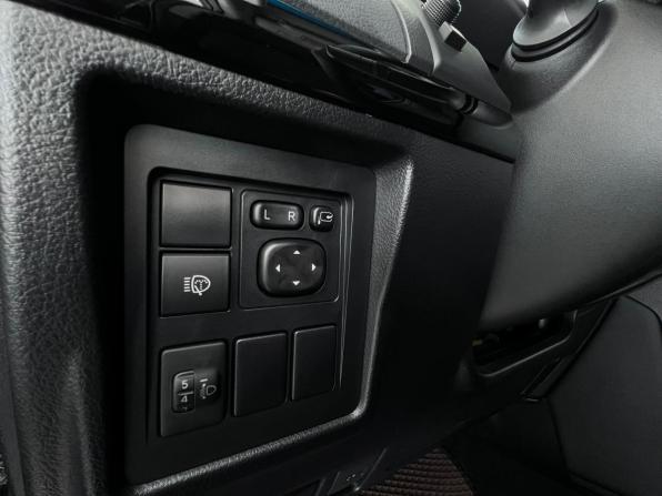 Toyota Land Cruiser Prado 150 Series Рестайлинг 2 с пробегом 2019 года, цена 4 950 000 рублей, 104000 км, внедорожник, Автокод Объявления