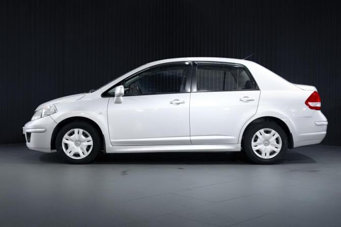Nissan Tiida I Рестайлинг с пробегом 2010 года, цена 735 000 рублей, 193874 км, седан, Автокод Объявления