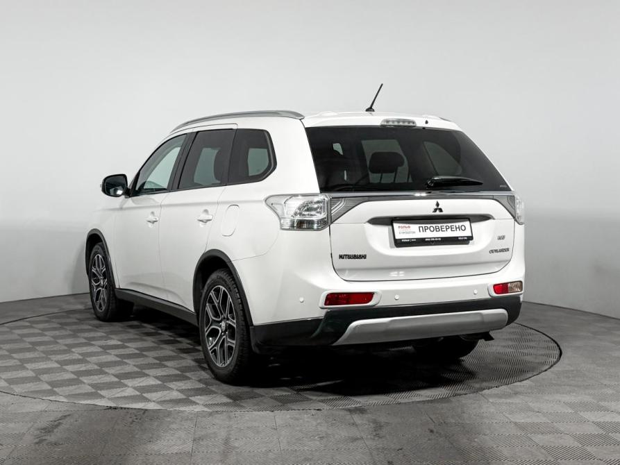 Mitsubishi Outlander III Рестайлинг Санкт-Петербург  - изображение 7