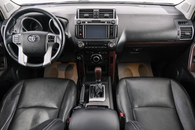 Toyota Land Cruiser Prado 150 Series Рестайлинг 1 с пробегом 2013 года, цена 3 799 000 рублей, 231000 км, внедорожник, Автокод Объявления