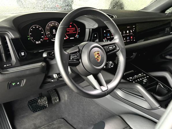Porsche Cayenne III Рестайлинг с пробегом 2023 года, цена 14 940 000 рублей, 5886 км, внедорожник, Автокод Объявления