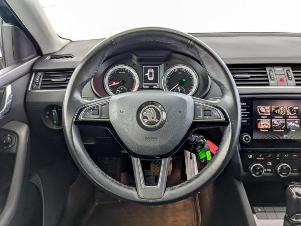 Skoda Octavia III (A7) Рестайлинг с пробегом 2019 года, цена 1 970 000 рублей, 104479 км, лифтбек, Автокод Объявления