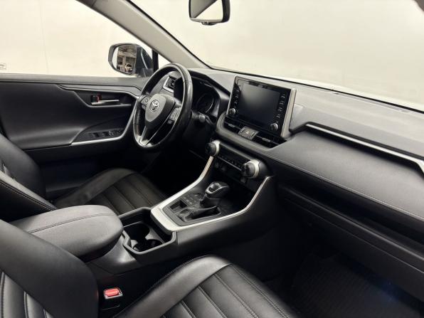 Toyota RAV4 V (XA50) с пробегом 2020 года, цена 3 119 000 рублей, 123597 км, внедорожник, Автокод Объявления