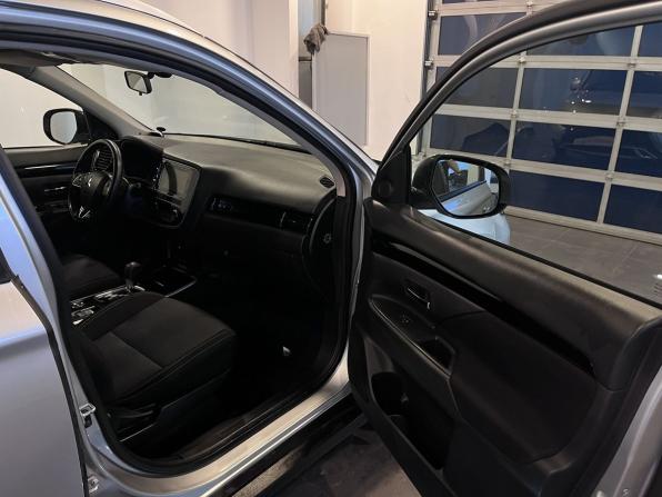 Mitsubishi Outlander III Рестайлинг 3 с пробегом 2019 года, цена 2 542 000 рублей, 90466 км, внедорожник, Автокод Объявления