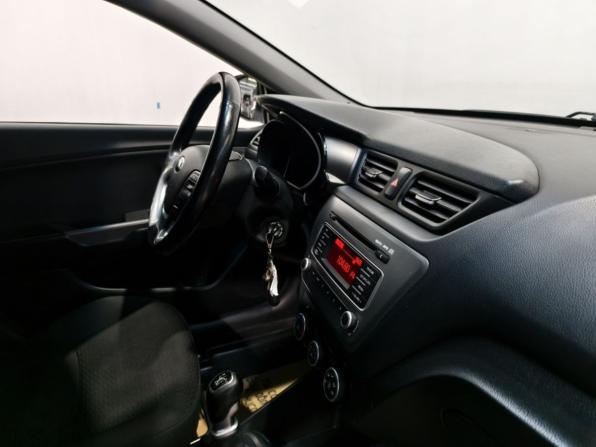 Kia Rio III Рестайлинг с пробегом 2016 года, цена 794 600 рублей, 174467 км, седан, Автокод Объявления