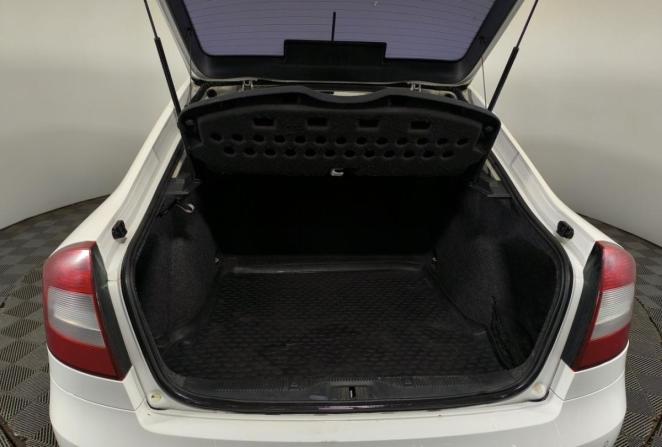 Skoda Octavia II (A5) Рестайлинг с пробегом 2013 года, цена 950 000 рублей, 346061 км, лифтбек, Автокод Объявления