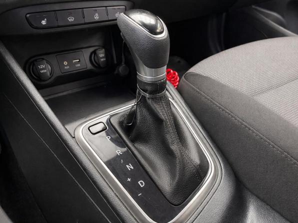Hyundai Solaris II с пробегом 2017 года, цена 1 297 000 рублей, 144429 км, седан, Автокод Объявления