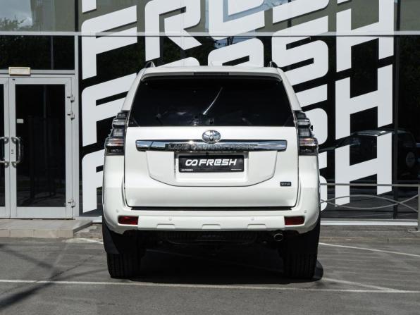 Toyota Land Cruiser Prado 150 Series Рестайлинг 1 с пробегом 2016 года, цена 3 919 000 рублей, 201481 км, внедорожник, Автокод Объявления