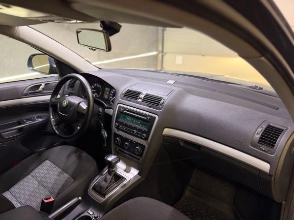 Skoda Octavia II (A5) Рестайлинг с пробегом 2012 года, цена 809 000 рублей, 184414 км, лифтбек, Автокод Объявления