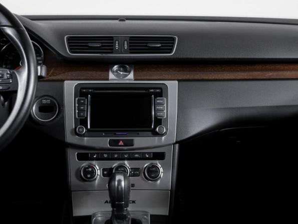 Volkswagen Passat B7 с пробегом 2013 года, цена 1 200 000 рублей, 284208 км, универсал, Автокод Объявления