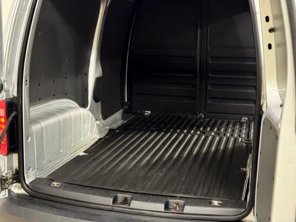 Volkswagen Caddy IV с пробегом 2017 года, цена 1 750 000 рублей, 171002 км, фургон, Автокод Объявления
