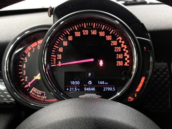 Mini Hatch III (F55/F56) Рестайлинг с пробегом 2018 года, цена 2 740 000 рублей, 94651 км, хэтчбек, Автокод Объявления
