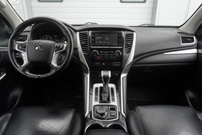 Mitsubishi Pajero Sport III с пробегом 2018 года, цена 2 989 000 рублей, 202100 км, внедорожник, Автокод Объявления