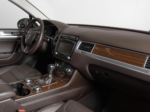 Volkswagen Touareg II Рестайлинг с пробегом 2015 года, цена 2 789 000 рублей, 229099 км, внедорожник, Автокод Объявления