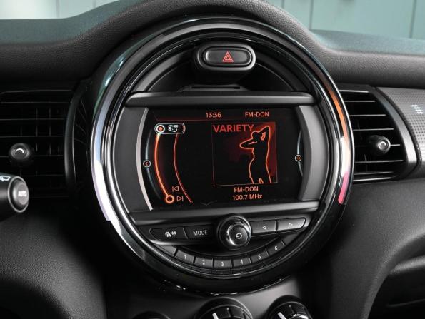 Mini Hatch III (F55/F56) с пробегом 2017 года, цена 2 179 000 рублей, 52962 км, хэтчбек, Автокод Объявления