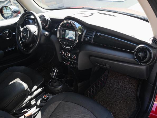 Mini Hatch III (F55/F56) Рестайлинг с пробегом 2019 года, цена 1 750 000 рублей, 101255 км, хэтчбек, Автокод Объявления