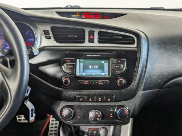 Kia Ceed II с пробегом 2013 года, цена 1 099 900 рублей, 230000 км, хэтчбек, Автокод Объявления