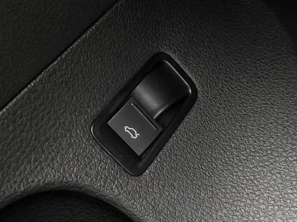 Volkswagen Polo V Рестайлинг с пробегом 2015 года, цена 937 000 рублей, 109373 км, седан, Автокод Объявления