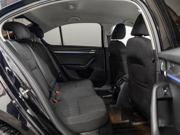 Skoda Octavia III (A7) Рестайлинг с пробегом 2017 года, цена 1 730 000 рублей, 150493 км, лифтбек, Автокод Объявления