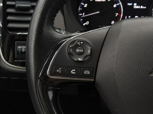 Mitsubishi Outlander III Рестайлинг 2 с пробегом 2018 года, цена 1 694 000 рублей, 101050 км, внедорожник, Автокод Объявления